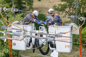 ČEZ Distribuce dokončila budování čet práce pod napětím. Vznikl poslední dvacátý tým v Kolíně Kliknutím zvětšíte obrázek
