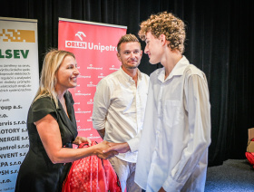 ORLEN Unipetrol podpořil mladé talenty z Educhemu. Na stipendiích rozdělil 180 tisíc korun