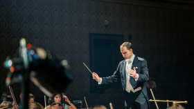Česká filharmonie a Police Symphony Orchestra připomenou listopadové události