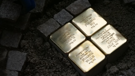 Dalších deset Kamenů zmizelých připomíná v Pardubicích oběti nacistické perzekuce