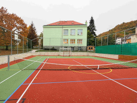 Město Dubí se pyšní novým Oranžovým sportovištěm i pro handicapované Kliknutím zvětšíte obrázek