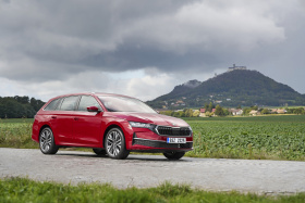 Škoda Auto uvádí na český trh svůj první plně hybridní model Octavia Kliknutím zvětšíte obrázek